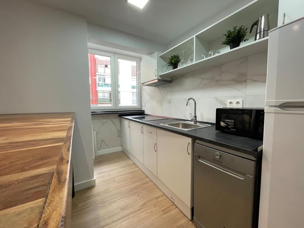 Moderno Apartamento Cerca Del Metro Bilbao Esterno foto