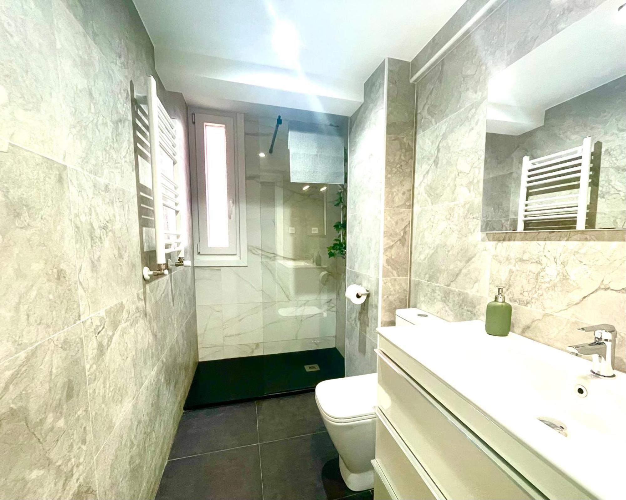 Moderno Apartamento Cerca Del Metro Bilbao Esterno foto